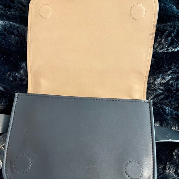 Michael MICHAEL KORS Black belt bag- New - Picture 3 of 9